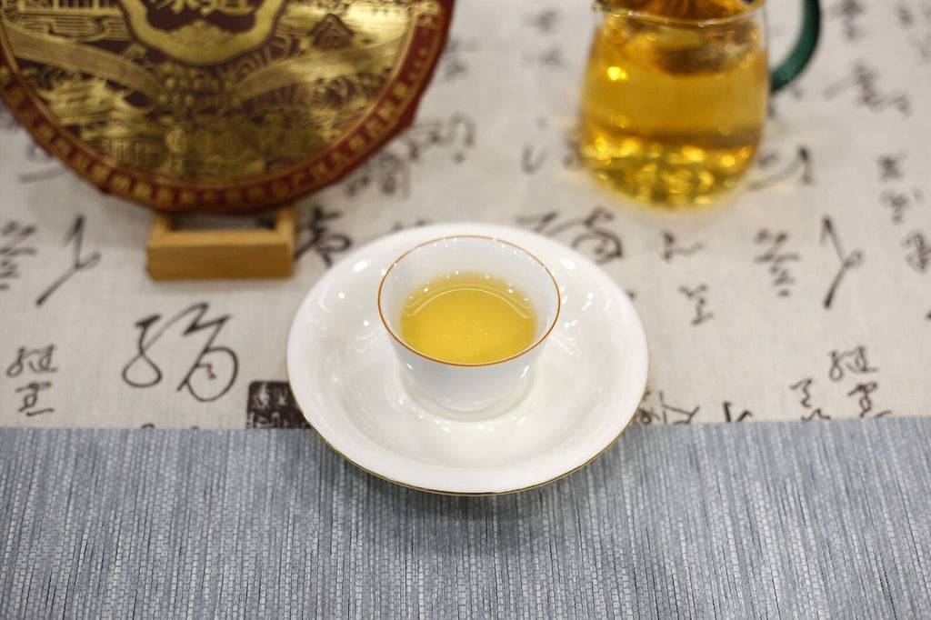 HelloYoung Rhinotang Yunnan Pu'er Tea Raw Tea Menghai Flavor Seven Seed Cake 357g/12.59oz