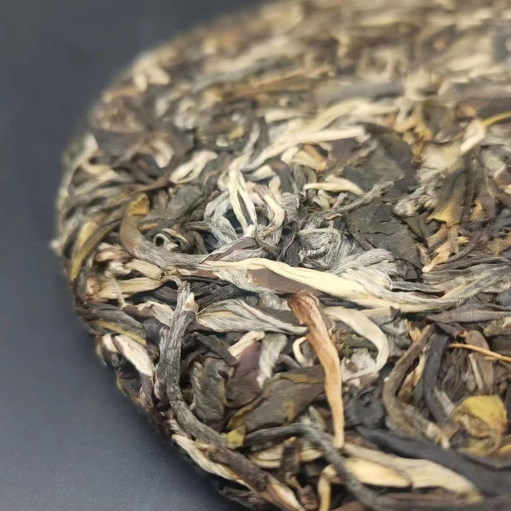 HelloYoung Yunnan Pu'er Tea Lao Man'e Pu'er Yiwu Pu'er Cake Tea 357g Ancient Pu'er Cake Tea