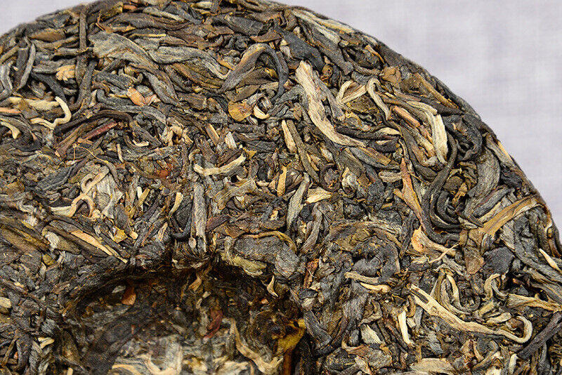 HelloYoung 200g Yunnan Pu'er Seven Seed Cake Tea High Pole Raw Tea Cake Early Spring Tea