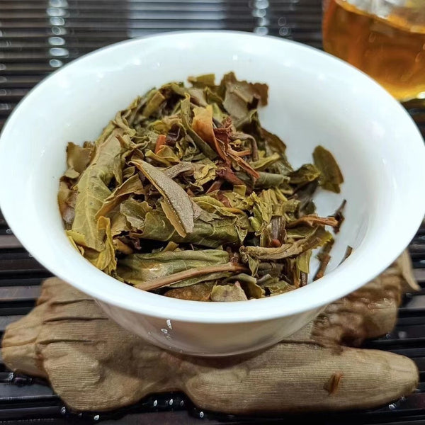 Pu'er Tea Icelandic Pu'er Raw Tea Yunnan Qizi Cake Tea 357g
