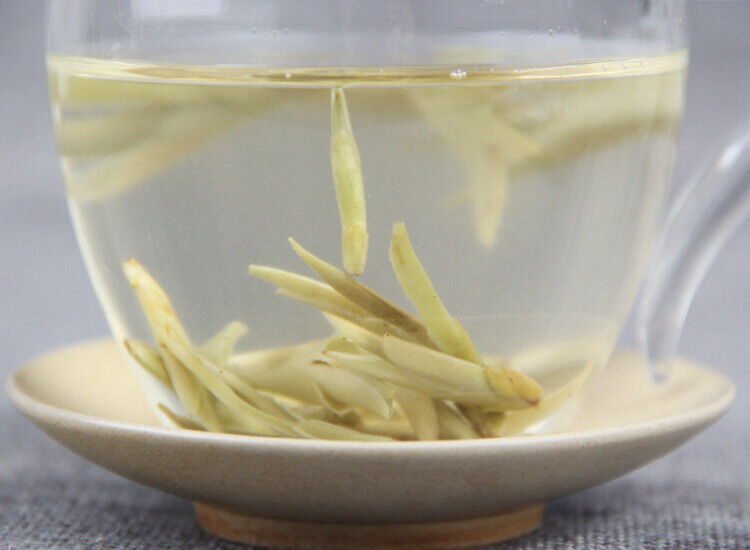 HelloYoung Yunnan Raw Tea Leaves White Buds Spring Tea Raw White Bud Spores Pu'er Raw Tea