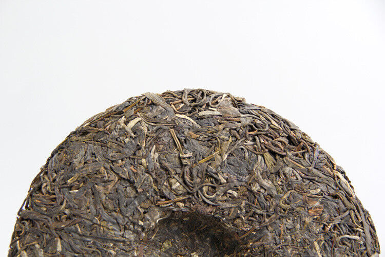 HelloYoung 357g Ming Qian Ancient Tree Spring Tea Pu'er Raw Tea Seven Seed Cake Tea