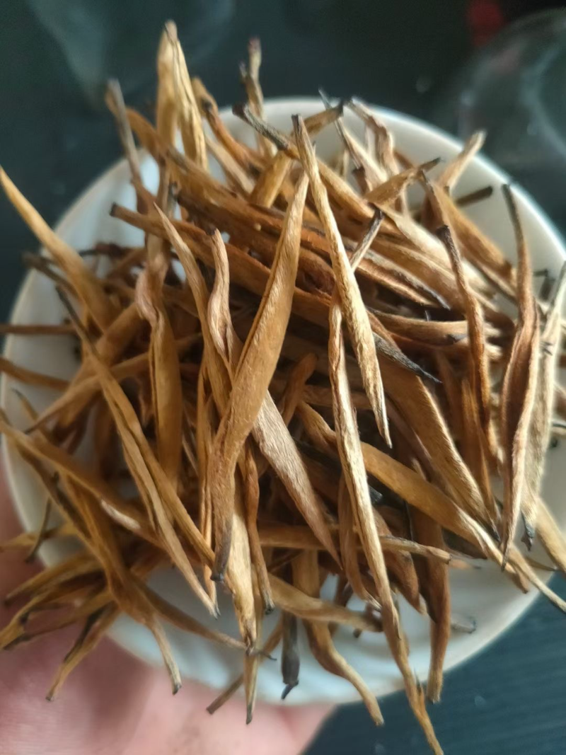 HelloYoung 250g Yunnan black tea big gold needle Yunnan Fengqing black tea big gold bud