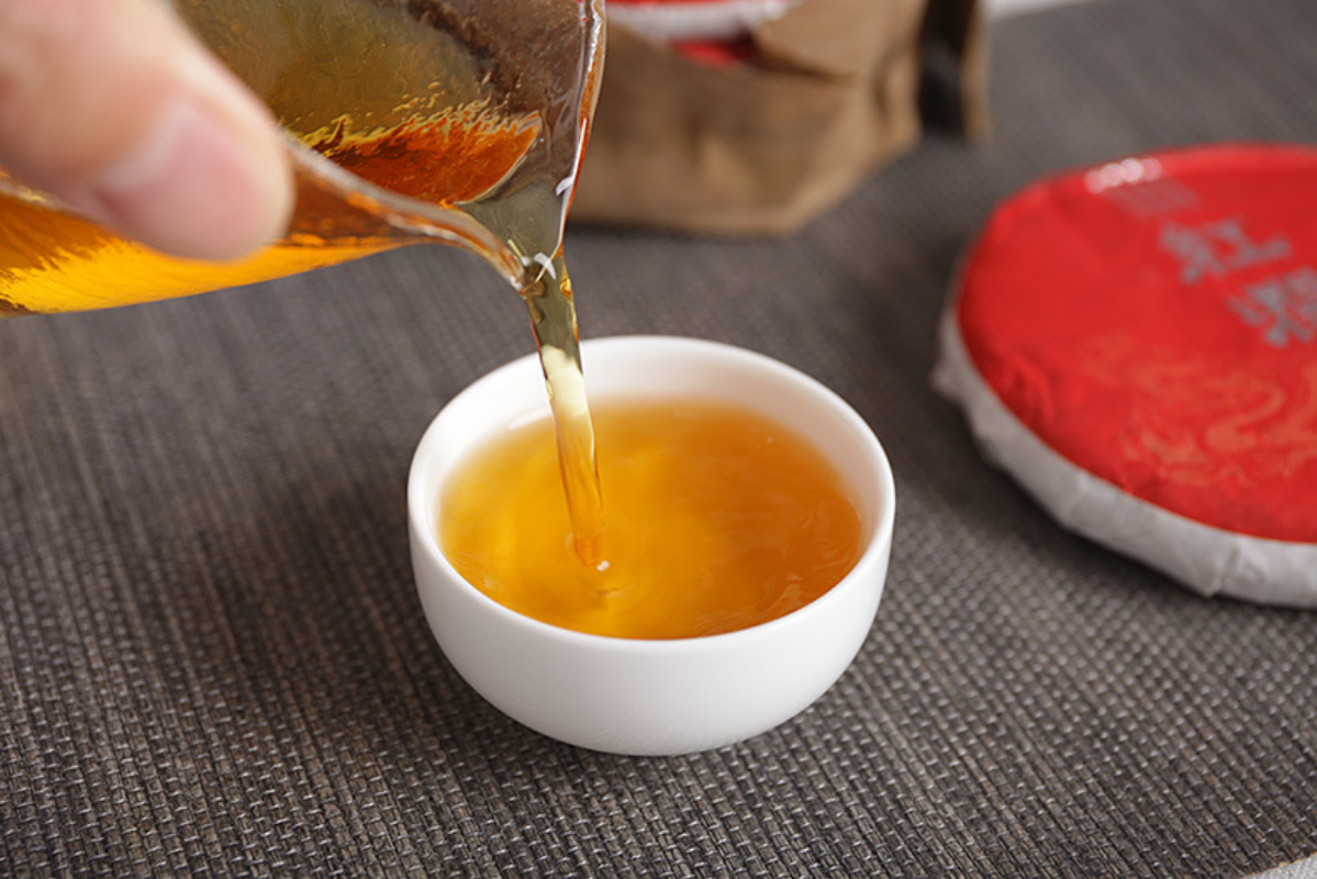 HelloYoung 100g Yunnan Red Tea Yunnan Red Tea Red Run Small Cake Big Tree Black Tea Cake