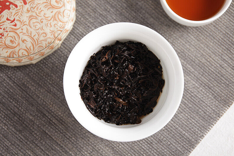 HelloYoung 100g Yunnan Raw Material Puerh Cake Tea Golden Bud Small Cake Palace Ripe Tea