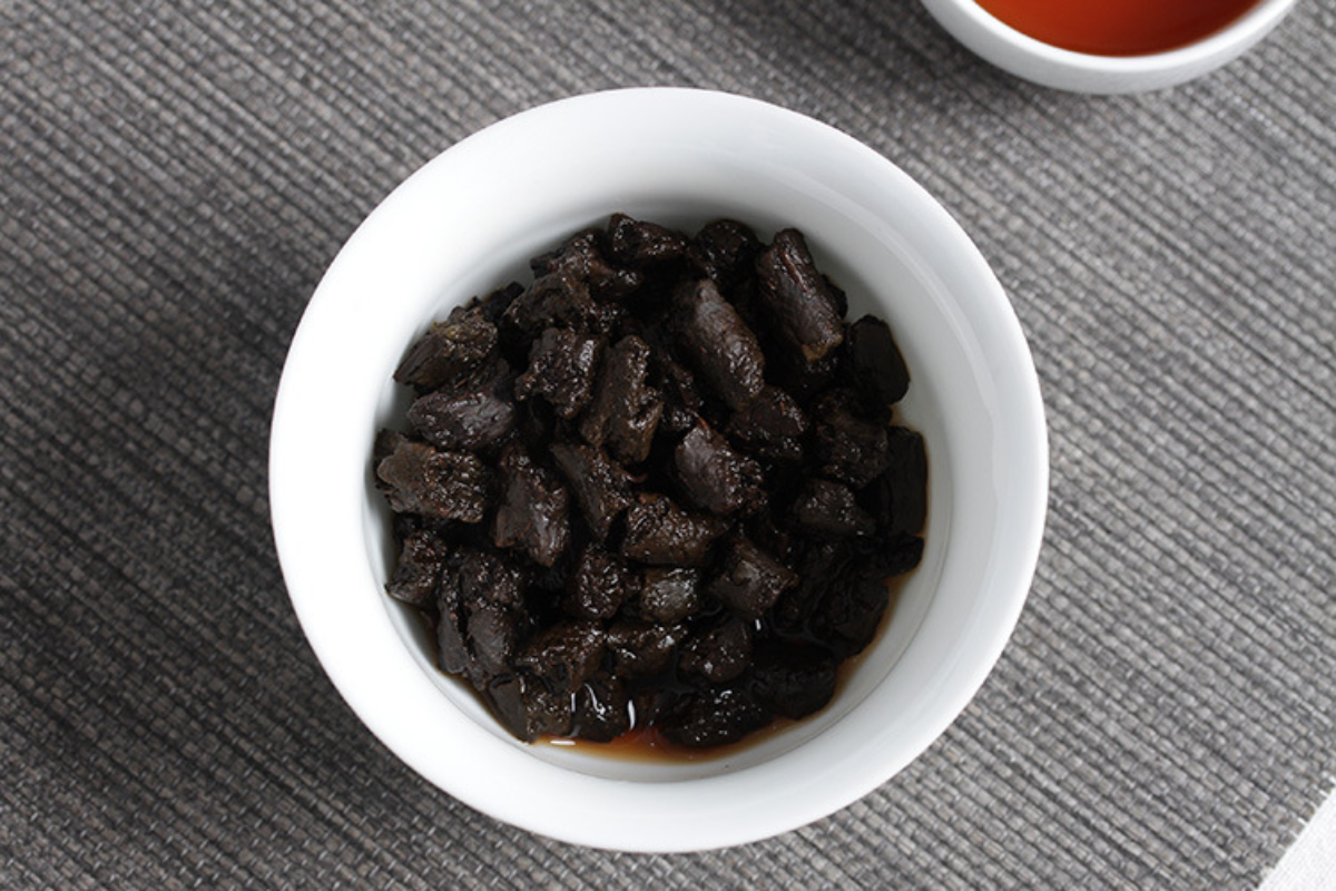 HelloYoung 500g/Tin Yunnan Pu'er Tea Menghai Ripe Tea Jujube Tea Fossil Crushed Silver