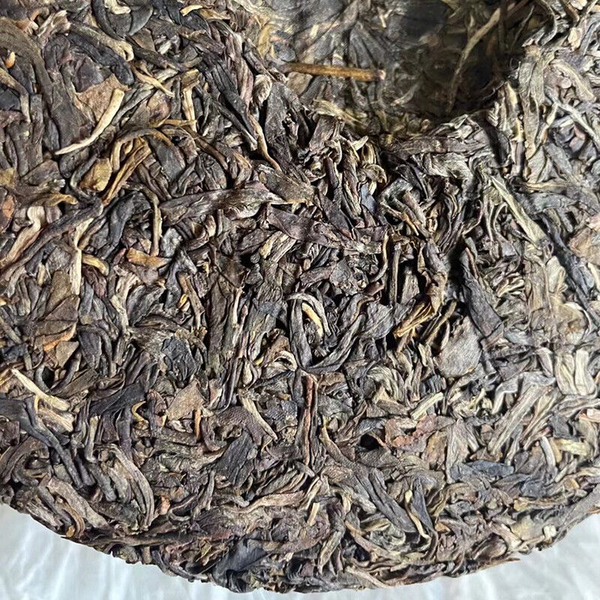 HelloYoung BEENG TEA Lincang Pu-erh Pu'er TeaChaCake 357g YUNNAN YINHAO CHI TSE