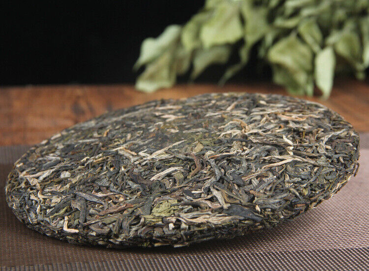 HelloYoung Icelandic raw tea cake spring tea pure sweet Mengku Pu'er seven seed cake tea