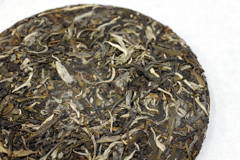 Thé Pu'er Cake du Yunnan 357g thé cru Pu'er Bingchun Yiwu Menghai Xigui