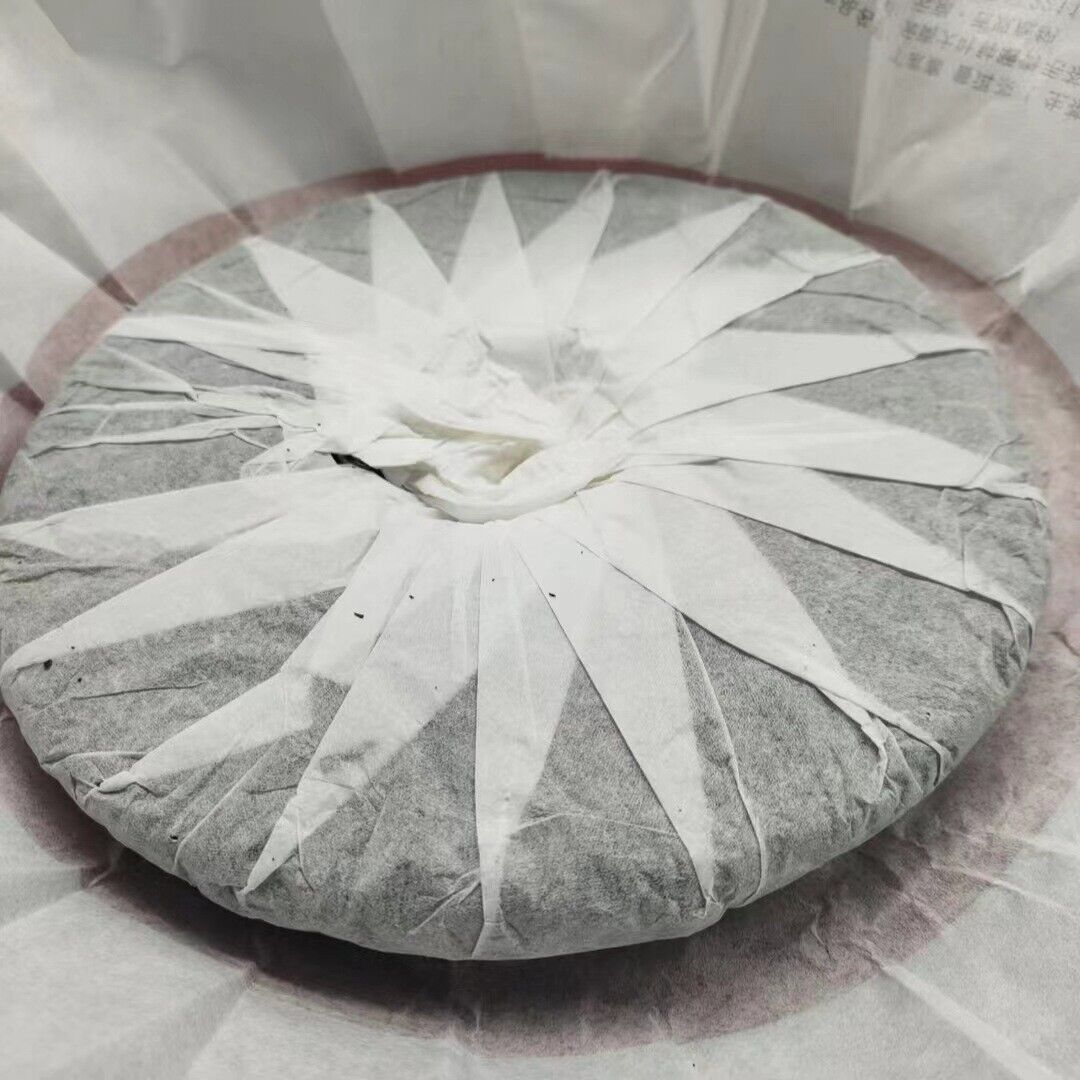 HelloYoung Yunnan Pu'er Tea Phoenix Nest Ancient First Spring Pu'er Tea Raw Tea 357g