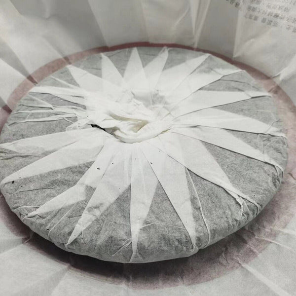 HelloYoung Yunnan Pu'er Tea Phoenix Nest Ancient First Spring Pu'er Tea Raw Tea 357g