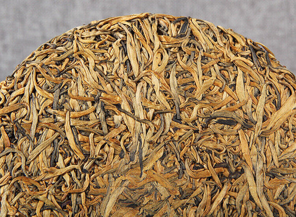 HelloYoung Nonpareil Organic Yunnan Golden Bud Cake Compressed Tea Dian Hong Black Tea 357g