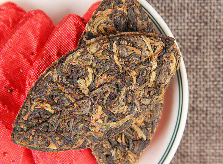 HelloYoung 500g Organic Yunnan Black Tea Fengqing Dian Hong Tea 17.6 Oz