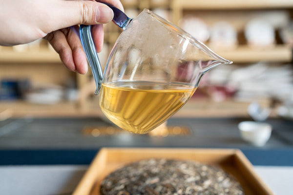 HelloYoung 357g Yiwu Zhengshan Pu'er Raw Tea Cake Yunnan Ancient Pu'er Seven Seed Cake Tea