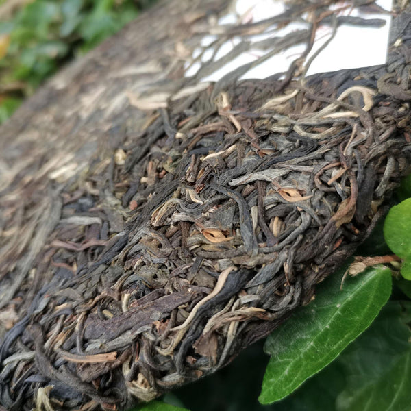 Additive-Free Luzhou-flavored Laobanzhang ecological tea 357g Pu'er raw tea cake