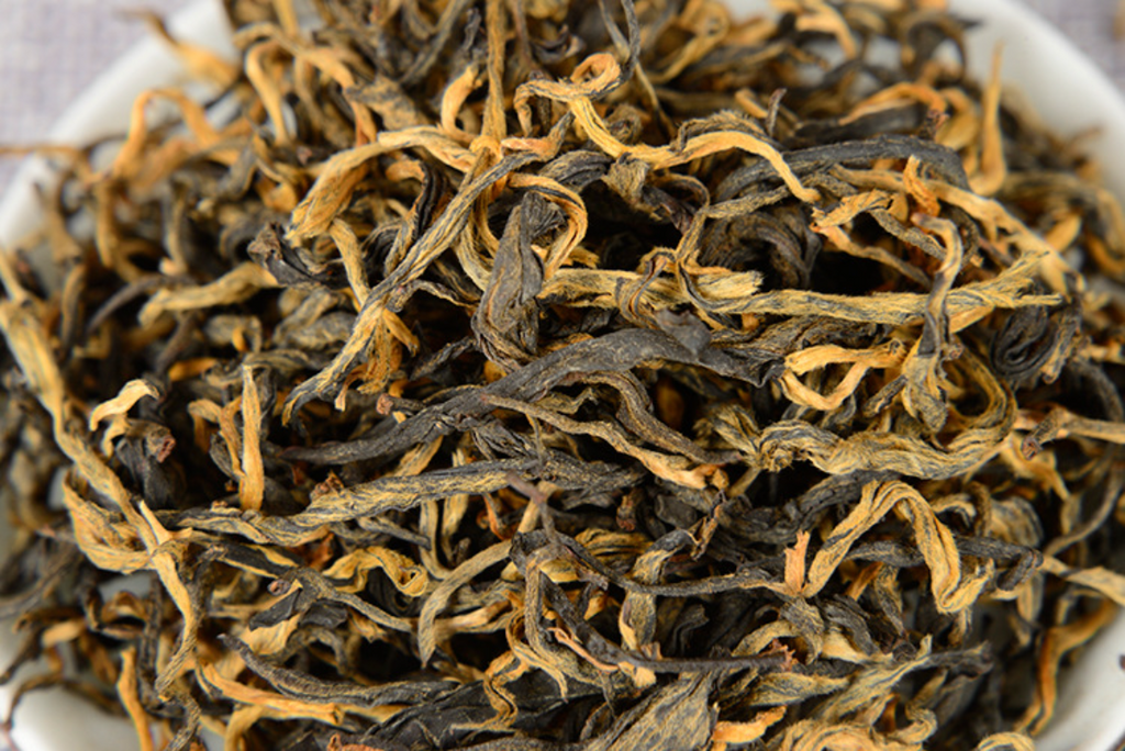 HelloYoung 500g Yunnan Fengqing Dian Hong Tea One Leaf Curved Strips Kung Fu Black Tea