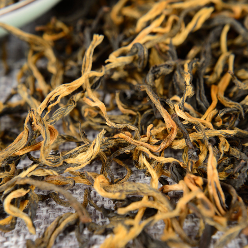 HelloYoung 500g Yunnan Fengqing Dian Hong Tea One Leaf Curved Strips Kung Fu Black Tea