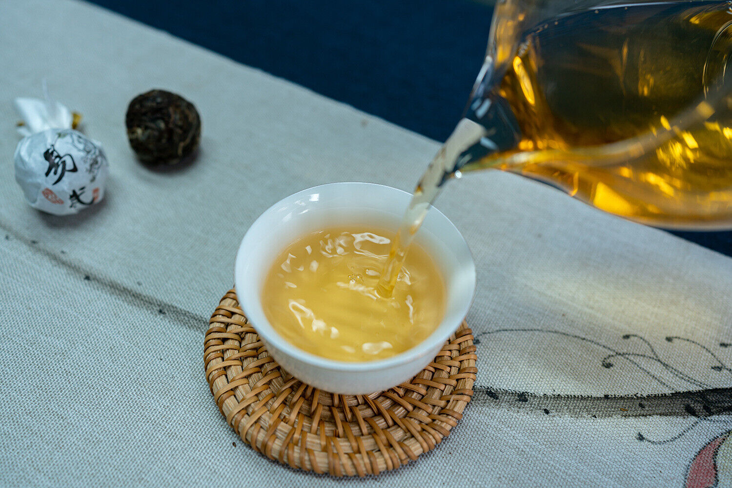 HelloYoung 500g 8g chacun Yiwu Dragon Pearl Pu-erh Raw Tea Handmade Dragon Pearl Tuocha