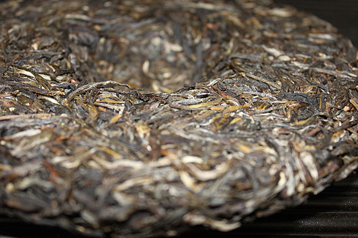 HelloYoung 357g High Quality Tea Cake Yunnan Pu'er Tea Pu'er Raw Tea