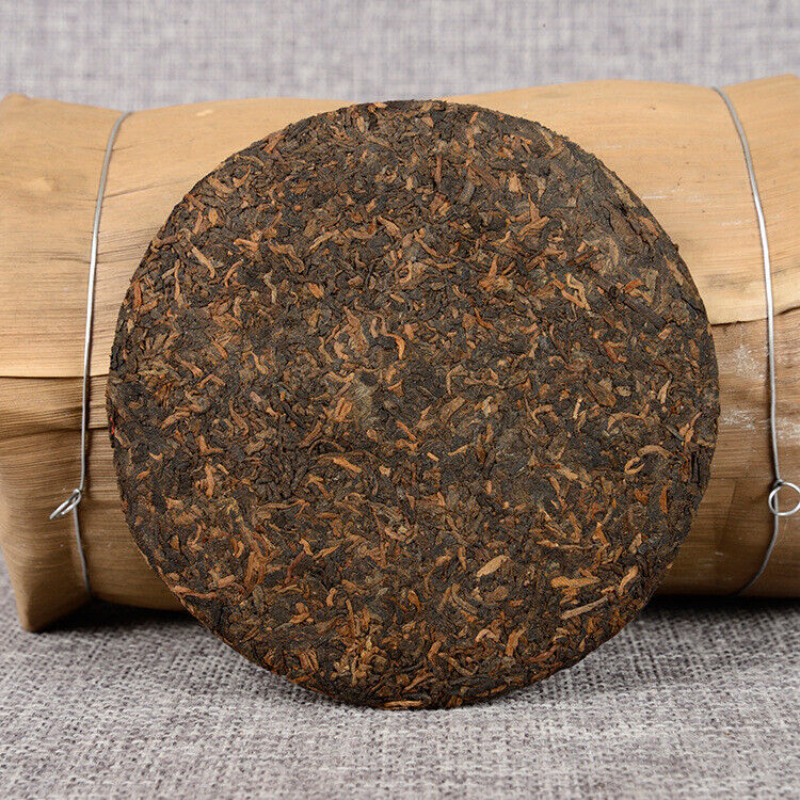 Icelandic Ancient Tree Organic Ripe Tea Cake Yunnan Pu'er Tea