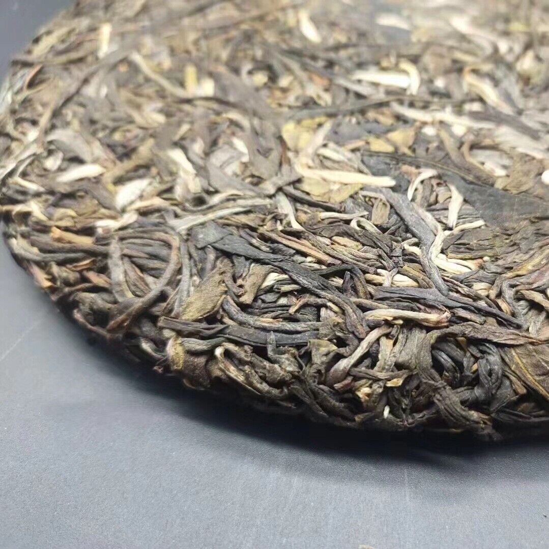 HelloYoung Yunnan Tea Brown Pu'er Early Spring Perfect Pu'er Tea 357g Cake Tea Secondary image