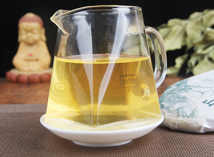 HelloYoung 100g Yunnan Menghai Sleeping Deer Mountain Sun Green Pu'er Raw Tea Cake