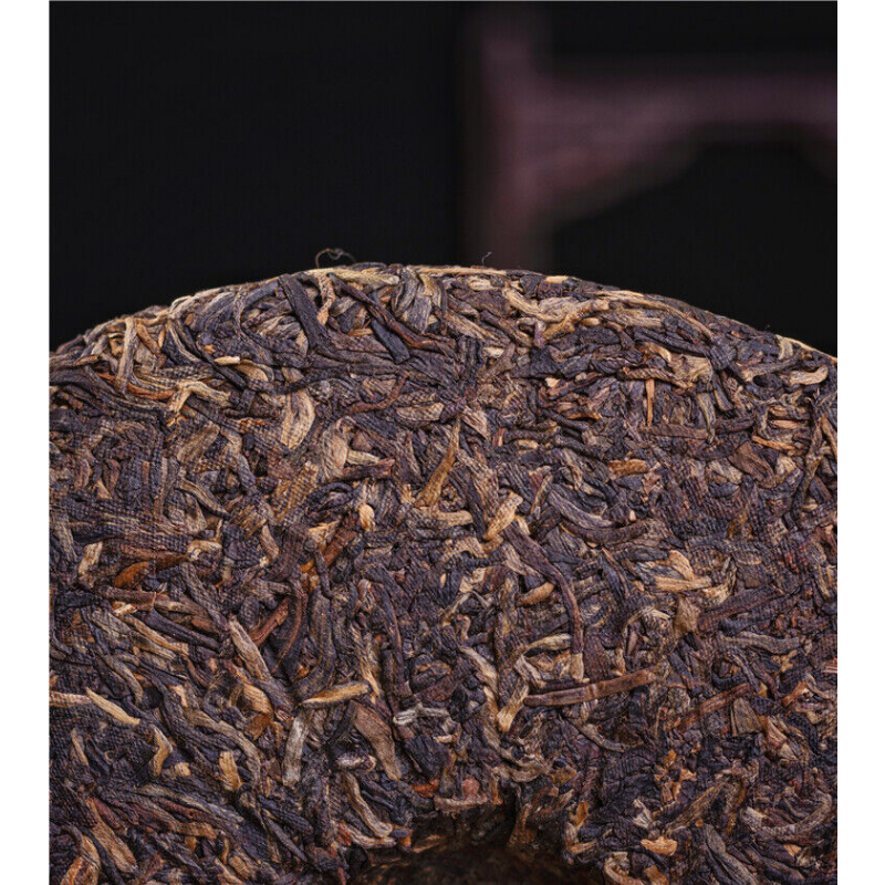Menghai Puer Tea Arbor 250g Pu'er Silver Needle Tribute Cake Green Tea
