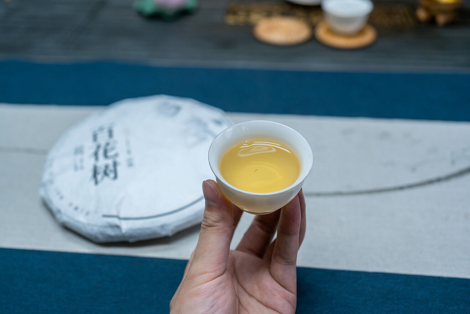 HelloYoung 357g Yunnan Ancient Tree Pu'er Tea Yiwu Baihua Tree Pu'er Raw Tea Cake