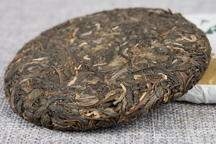 HelloYoung Yunnan Pu'er Tea Early Spring Raw Tea 100g Cake Tea Icelandic Raw Cake Tea