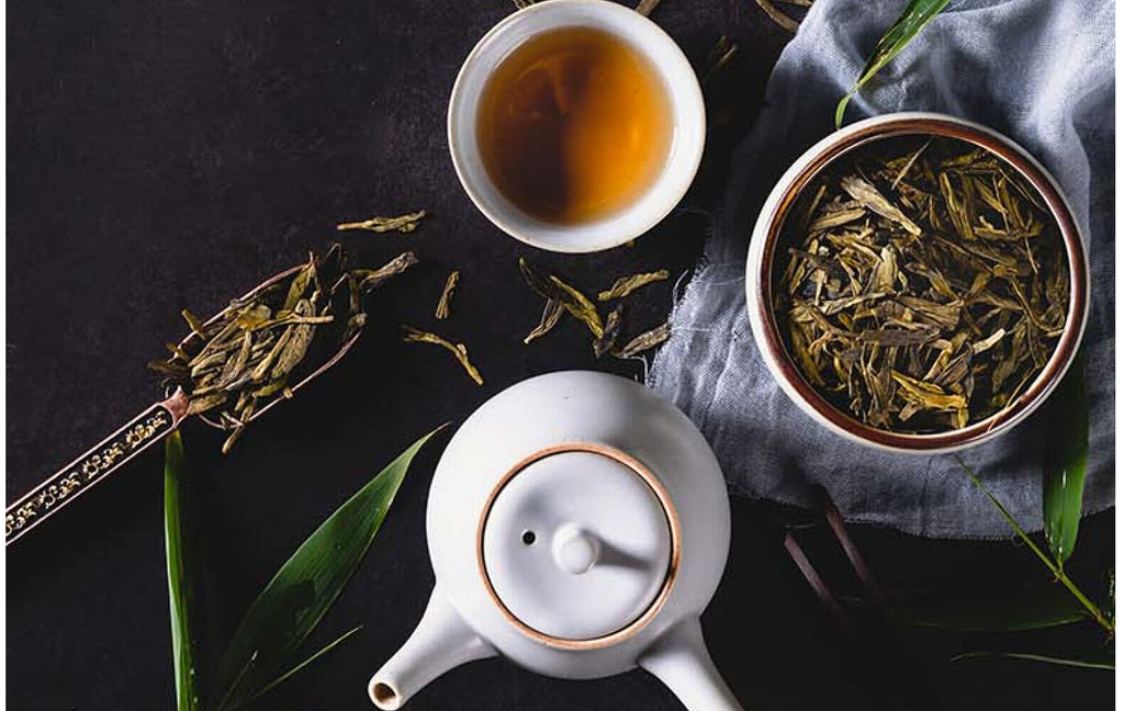HelloYoung Yunnan Tea Nannuo Mountain Half Slope Old Cottage Pu'er Raw Cake Tea 200g
