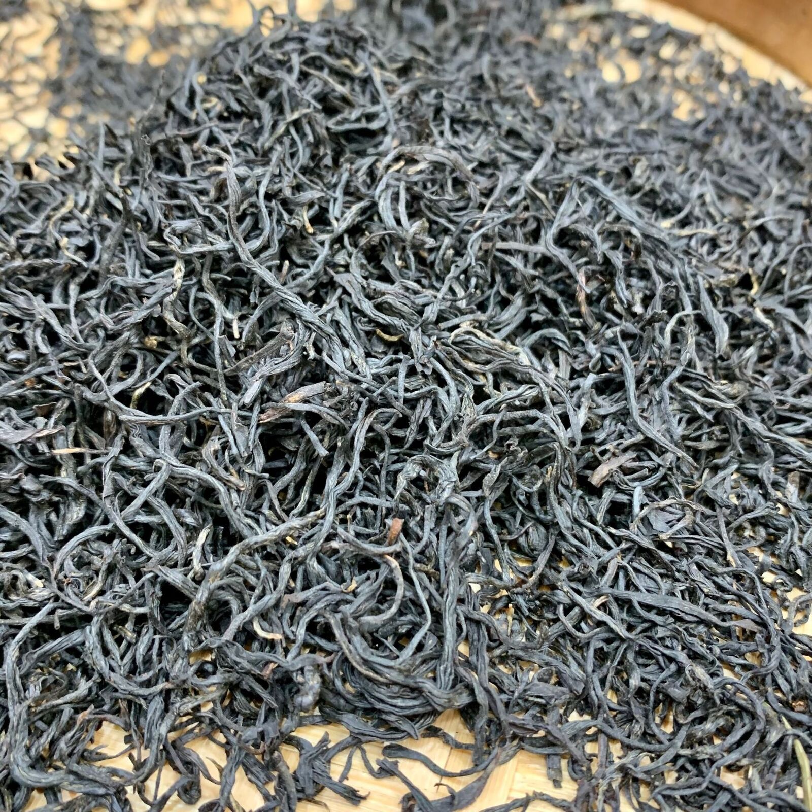 Hua Xiang Xiao Breed Black Tea New Tea Strong Flavour Tea Alpine Bulk 500g Tin Main image