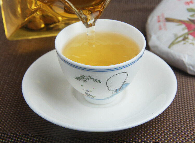 HelloYoung 100g Yunnan Old Tea Tree Red Rose Black Tea Fengqing Dian Hong Rose Tea Cake