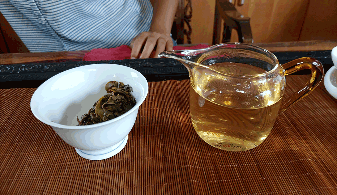 357g The First Village Lao Ban Zhang Menghai Cha Pu-erh Tea Cake Cha Puer Tea Main image