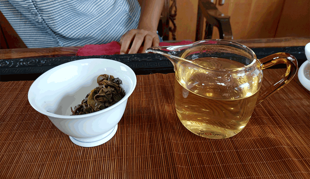 357g The First Village Lao Ban Zhang Menghai Cha Pu-erh Tea Cake Cha Puer Tea