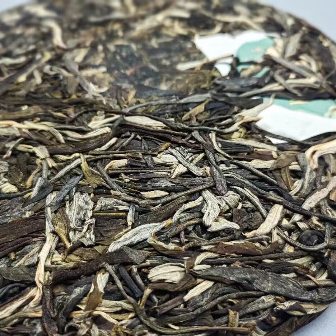 HelloYoung Yunnan Tea Lincang Mengku Icelandic Mother Tree Pu'er Raw Tea 357g Cake Tea