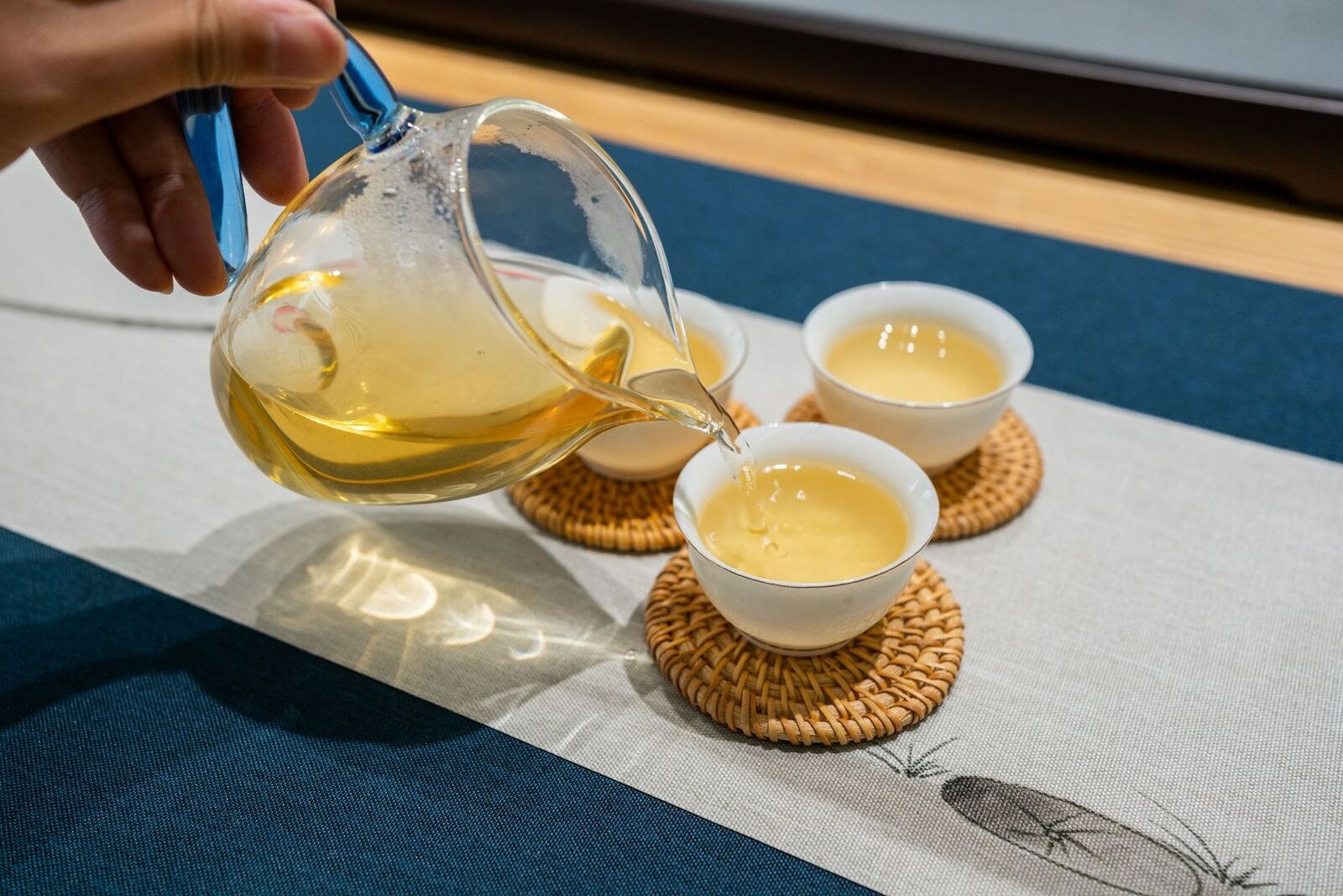 HelloYoung 357g Xiaohuosai Pu'er Raw Tea Yunnan Ancient Tree Pu'er Seven Seed Cake Tea