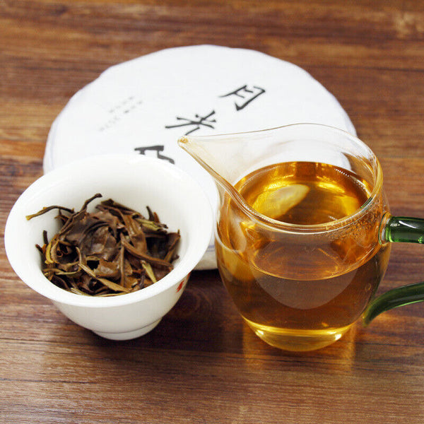 HelloYoung Pu'er Green Tea Health 200g Moonlight White Pu-Erh Tea Cake Chinese Aged