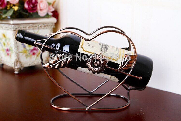 Freestanding Metal Wine Holder Creative Heart-shaped Wine Rack Home Decorations