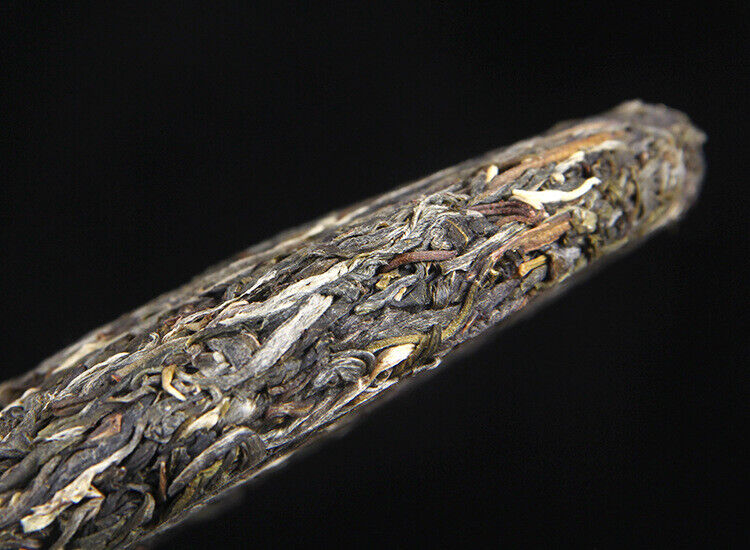 HelloYoung 357g Old Tree Puerh Raw Tea Cake Menghai Black Tea 头春茶年传世印级 古树普洱茶生茶勐海黑茶密香
