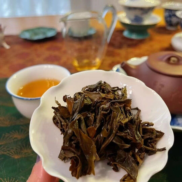 HelloYoung Yunnan Yiwu Fragrant Soup Water Soft First Spring Ancient Pu'er Raw Cake Tea357g