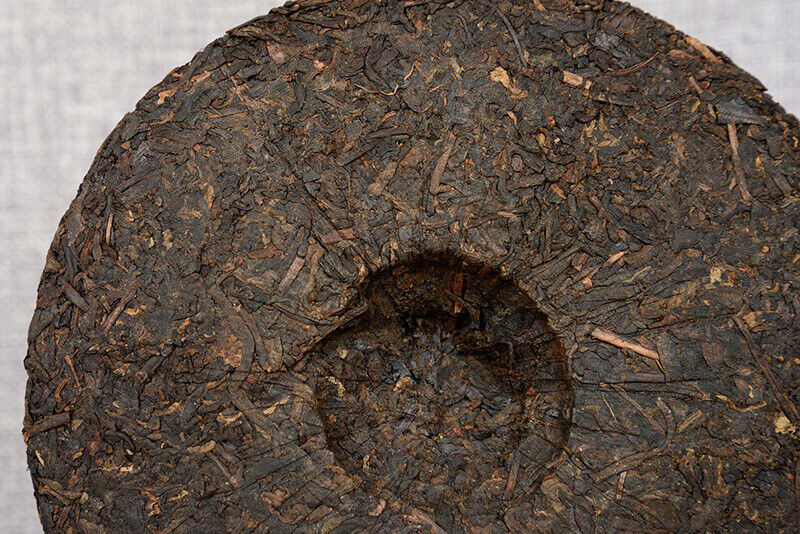 HelloYoung 357 g Yunnan deep mountain wild flavor cooked cake seven sub cake Pu'er tea