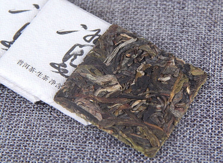 HelloYoung Small Icelandic Square Brick Pu-erh Raw Tea Flakes 小冰岛方砖普洱生茶薄片 22年头春古树茶云南普洱茶