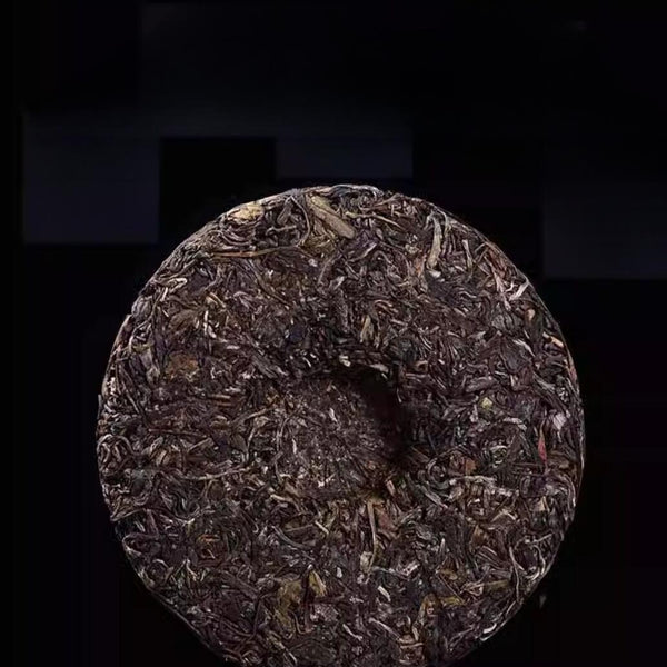 357g Natural of Menghai Yunnan Pu'er raw tea: from a premium tea region