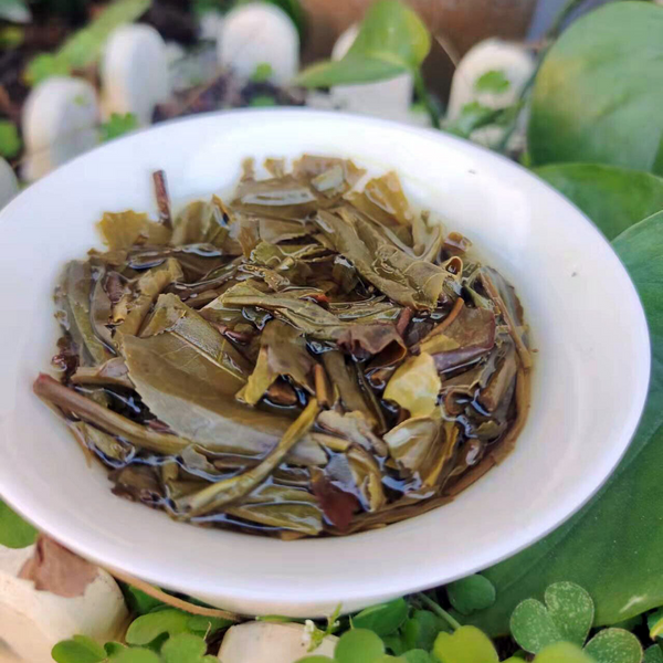 HelloYoung Pu'er Tea Brown Mountain Ancient Tree Tightly Pressed 357g Pu'er Raw Tea Cake