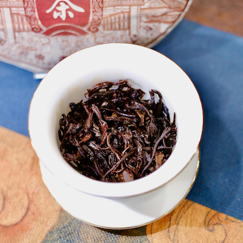 HelloYoung 357g Yunnan Pu'er Ripe Tea Menghai LaoBanzhang Tea Seven Seed Pu'er Tea Cake