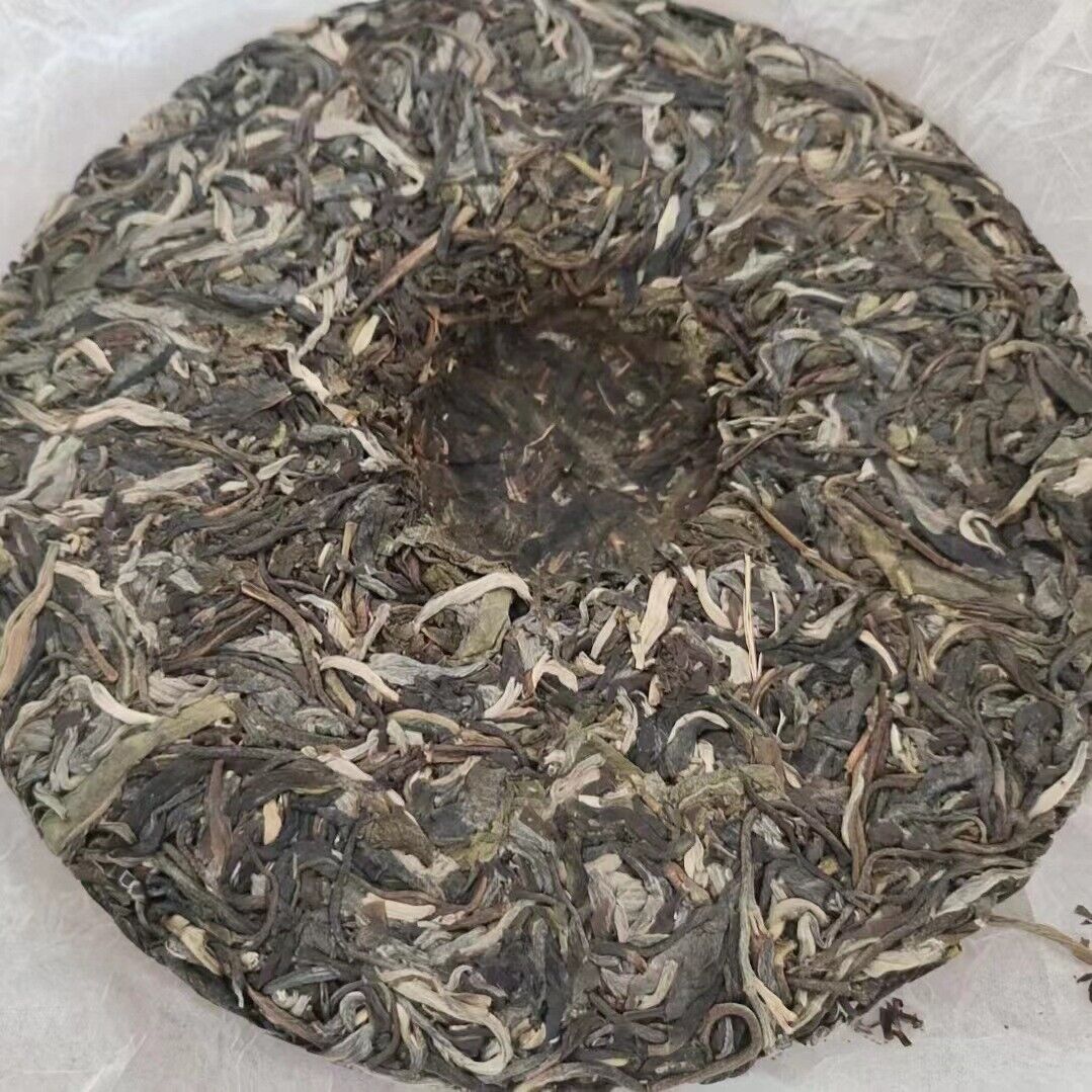 HelloYoung Yunnan Pu'er Tea Pagong Gushu First Spring Pu'er Raw Tea 357g Cake Tea Secondary image