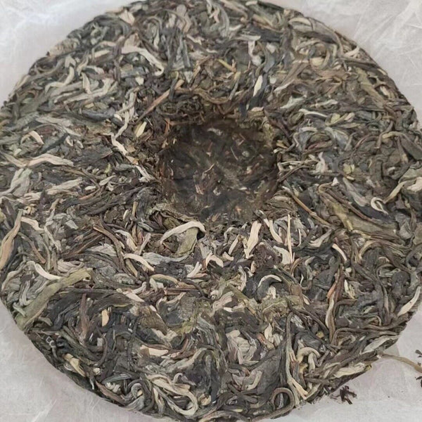HelloYoung Yunnan Pu'er Tea Pagong Gushu First Spring Pu'er Raw Tea 357g Cake Tea