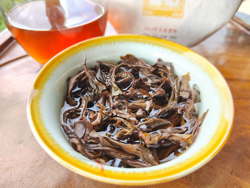 HelloYoung 200g Yiwu Pu-erh Tea Old Raw Tea Tianmen Mountain High Pole Pu-erh Old Cake Tea