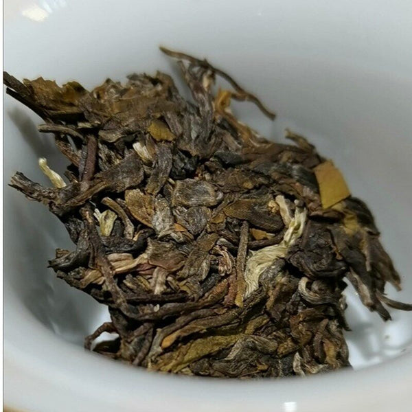 HelloYoung Yunnan Pu'er Tea Cake First Spring High Altitude Seven Cake Raw Tea 357g/12.59oz