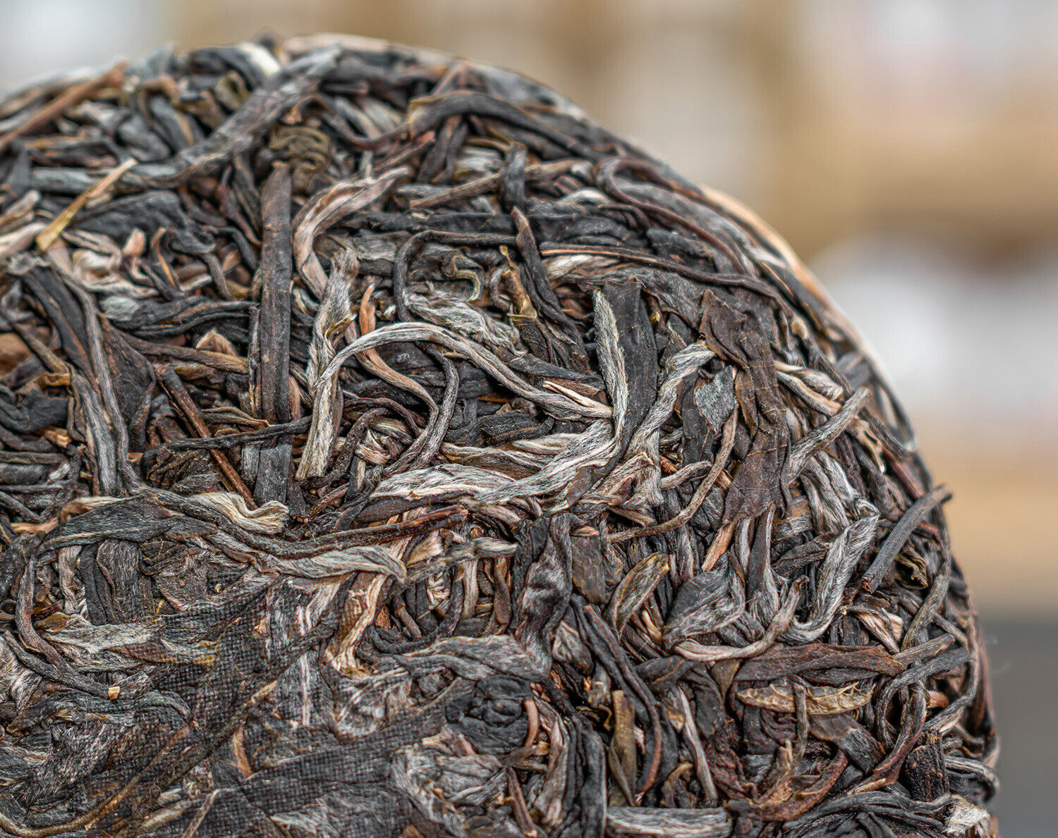 HelloYoung 200g  Yunnan Pu'er tea, raw tea, Mansong tribute tea, ancient tree tea cake